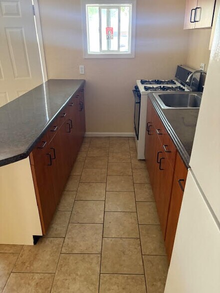 Building Photo - 776 W Coolidge St