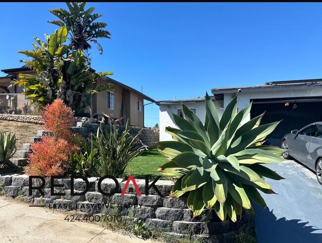 Primary Photo - 3254 Logan Ave