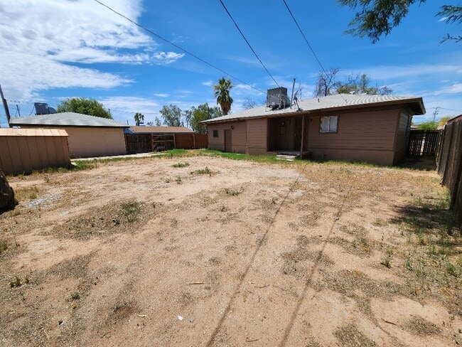 Building Photo - 216 N Casa Grande Ave