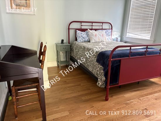 Building Photo - 112 E Duffy-