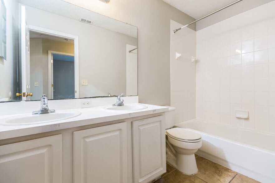 Building Photo - 12370 Arlington Park Ln