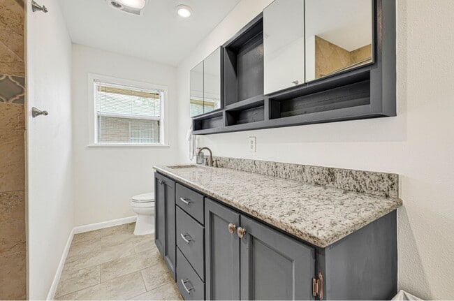 Building Photo - 1235 Ansbury Dr