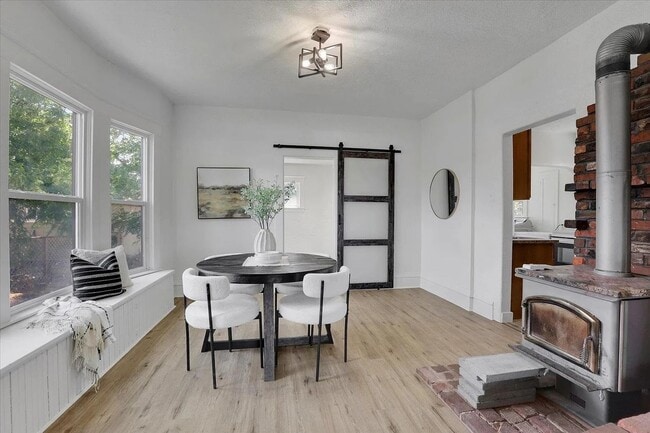 Building Photo - Updated Single Family home for Rent! - 4 Bedroom, 1.5 Bathroom Located in Spokane!