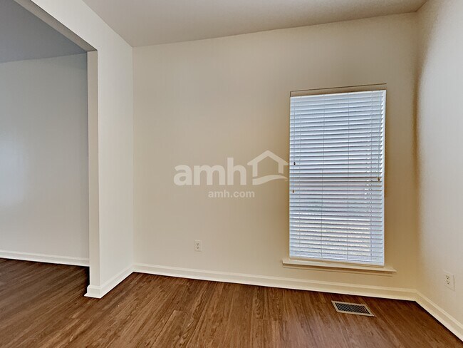 Building Photo - 1441 Bridgecross Pky