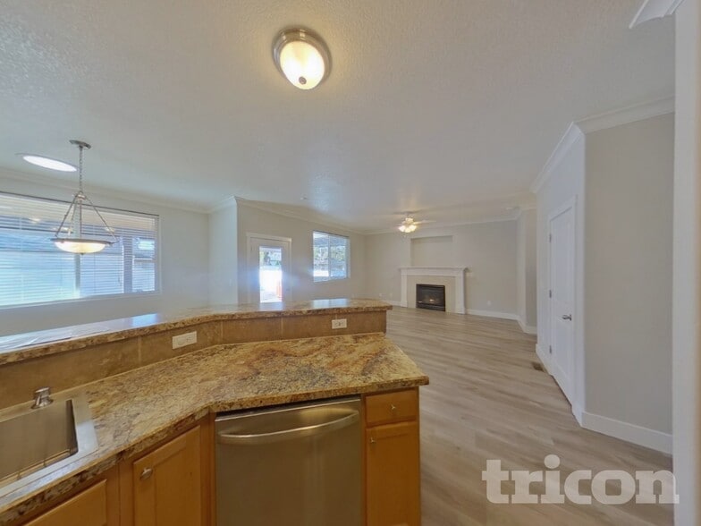 Building Photo - 7924 NE 20th St