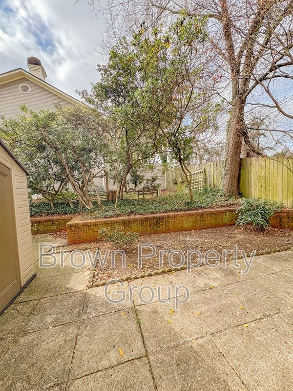 Building Photo - 741 Victorian Pl