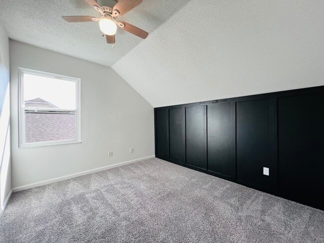 Building Photo - PRICE REDUCED!! Beautifully Updated 4 bed ...