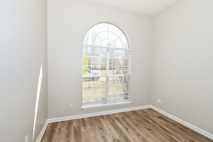 Building Photo - 8698 Macon Rd