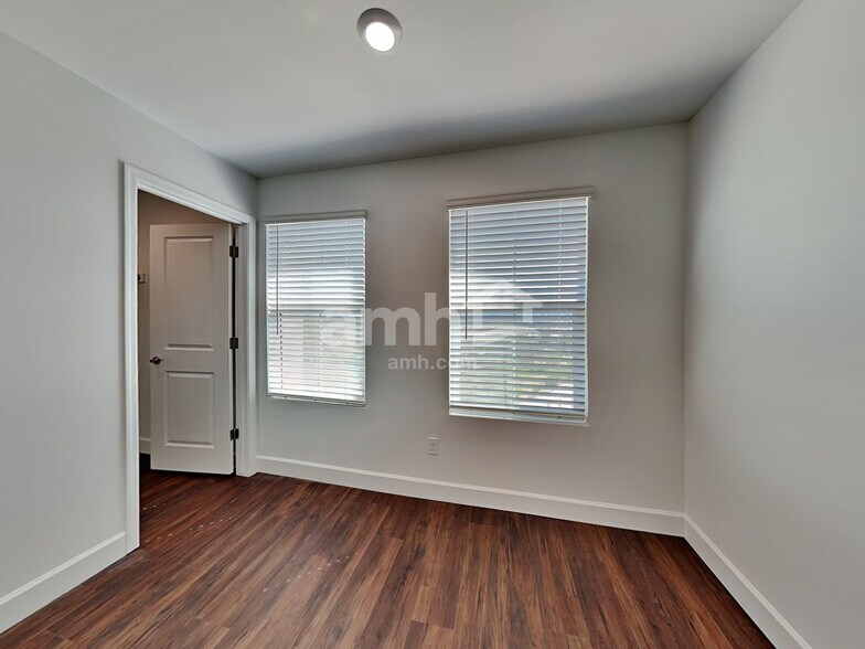 Building Photo - 6060 W Paseo Hilario