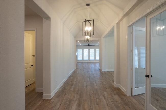 Building Photo - 5445 E Forest Rd