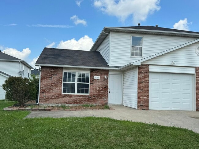 Building Photo - 1615 High Quest Cir
