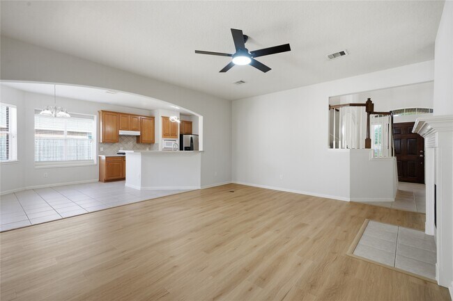 Building Photo - 6165 Darlington Ct