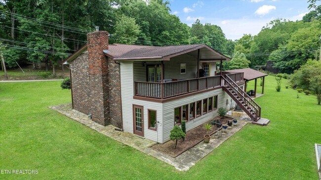 Building Photo - 1301 Chert Pit Rd