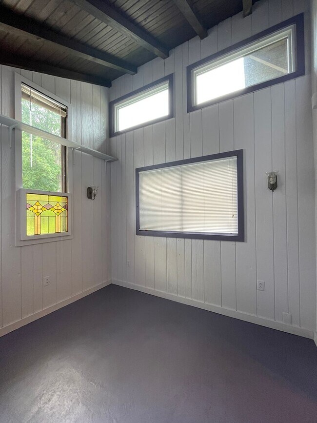 Building Photo - 499 Littleton St