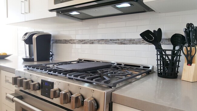 Interior Photo - 738 S Ogden Dr