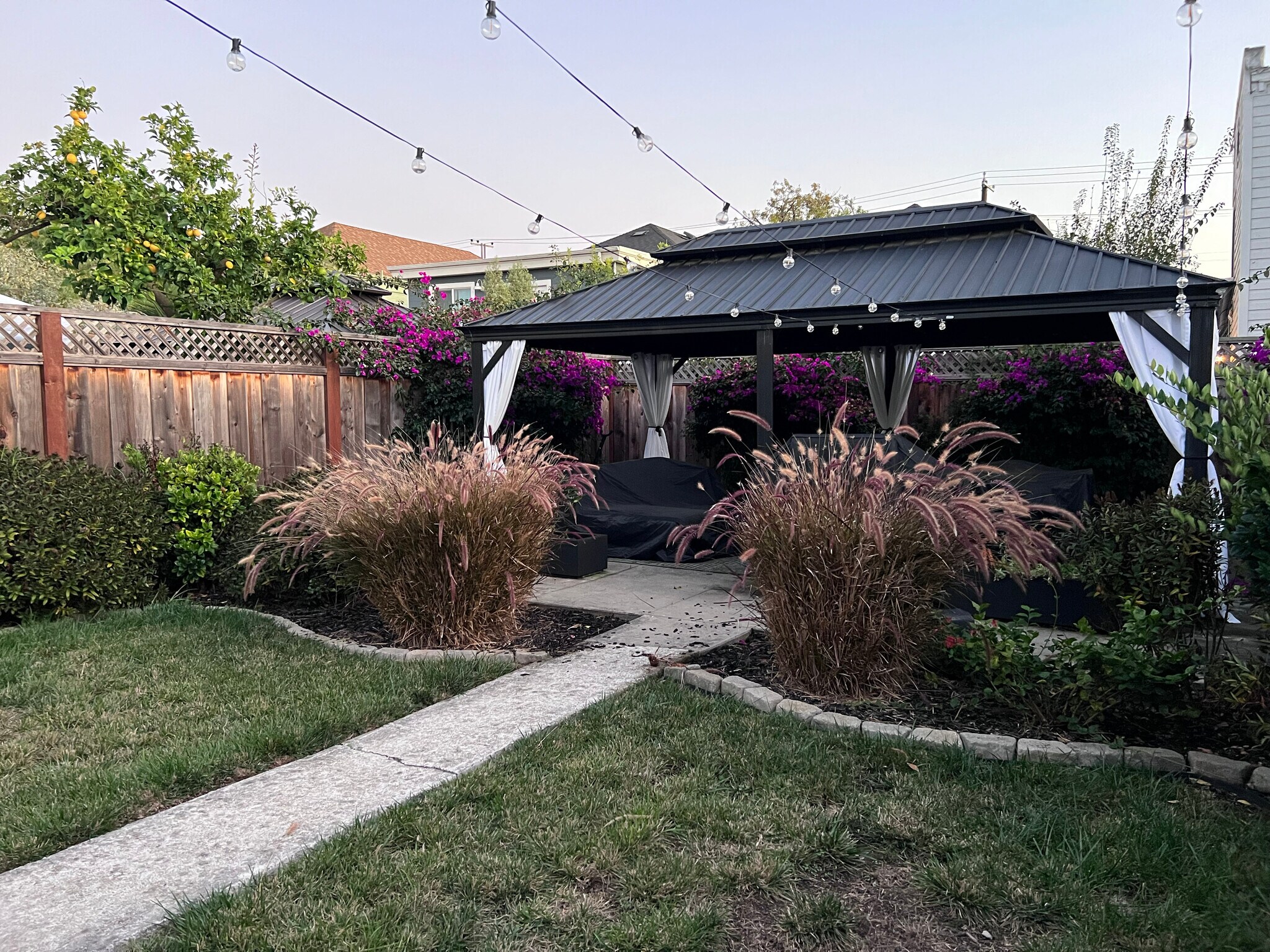 Building Photo - 861 Aileen St