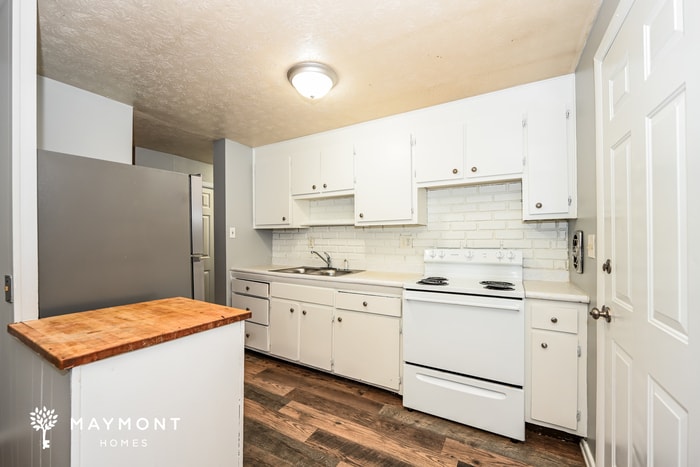 Building Photo - 11720 Elkwood Dr