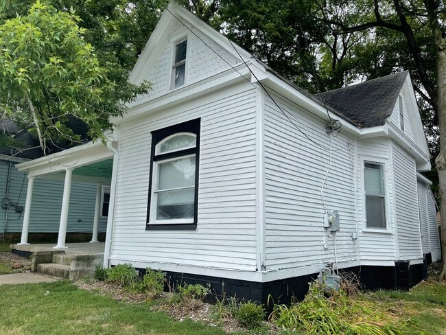 Building Photo - 376 Park Ave