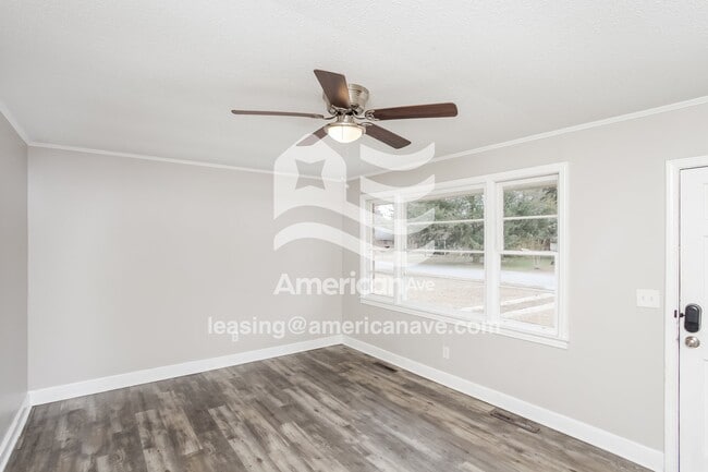 Building Photo - 890 Griffin St