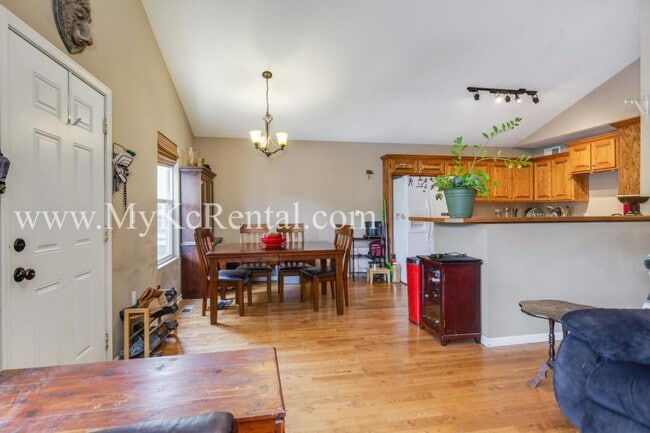 Building Photo - 3938 Springfield St
