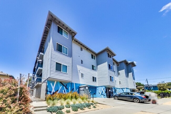 Building Photo - 2701 High Street