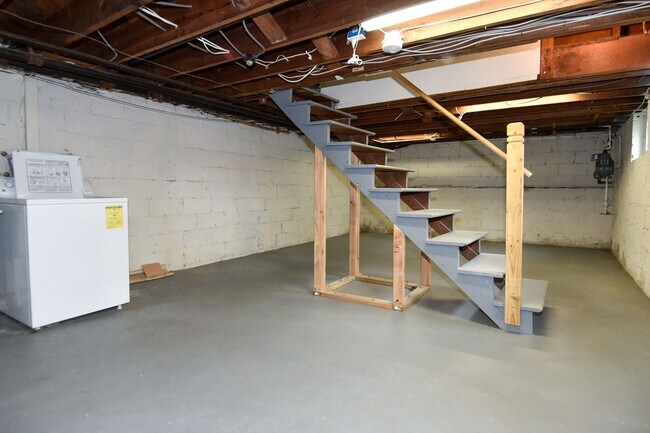 Building Photo - 600 23rd St S