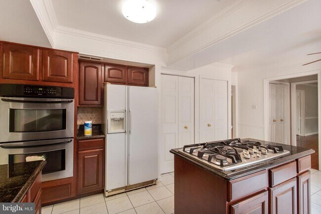 Building Photo - 13920 Wagon Way