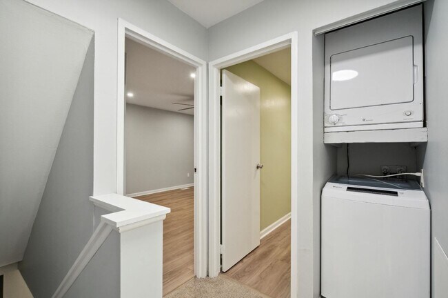 Building Photo - 3333 Comly Rd