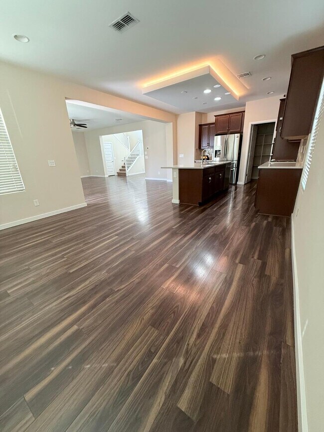 Building Photo - 9519 W Fallen Leaf Ln