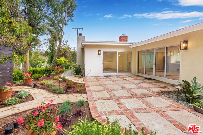 Building Photo - 13307 Westcove Dr