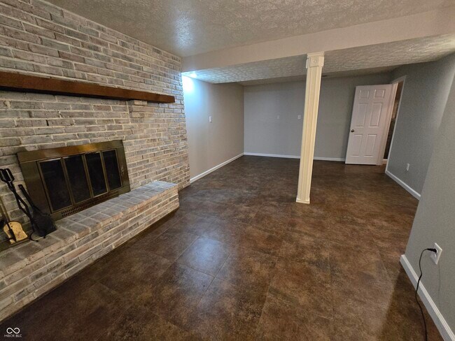 Building Photo - 7620 Snowflake Dr