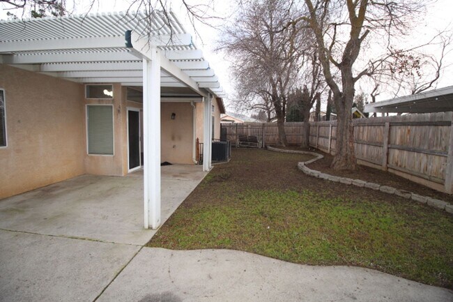 Building Photo - 2232 Golden Ave