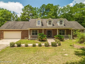 Building Photo - 33 Johnson Rd