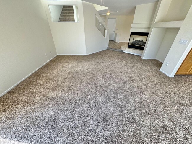 Building Photo - WELCOME TO THIS SPACIOUS 4-BEDROOM, 2.5-BA...