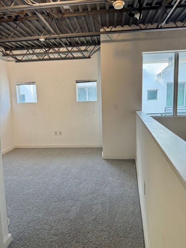 Building Photo - 5008 S MacDill Ave