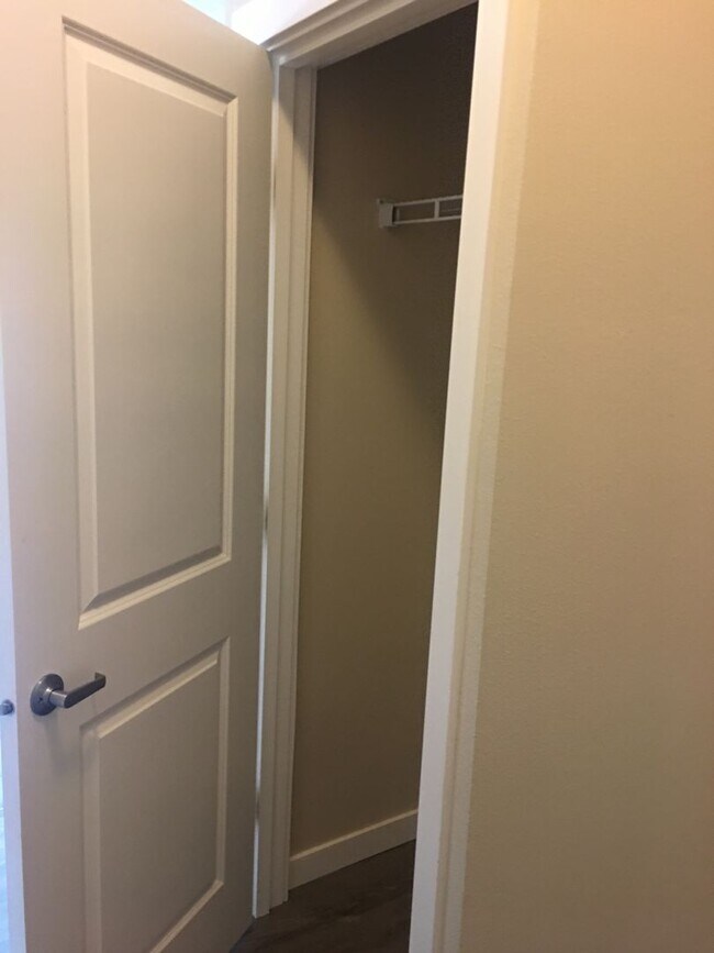 Building Photo - Now Leasing: Spacious 3 Bed, 2.5 Bath Townhome in Tumwater, WA