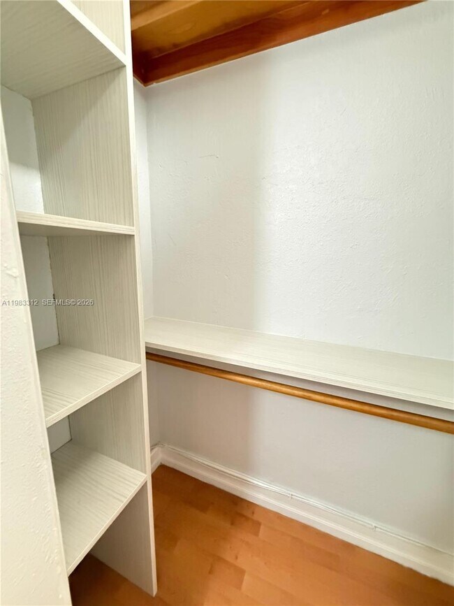 Building Photo - 7928 Harding Ave