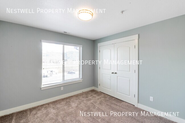 Building Photo - 1045 S 1700 W