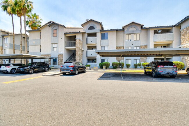 Building Photo - 2025 E Campbell Ave