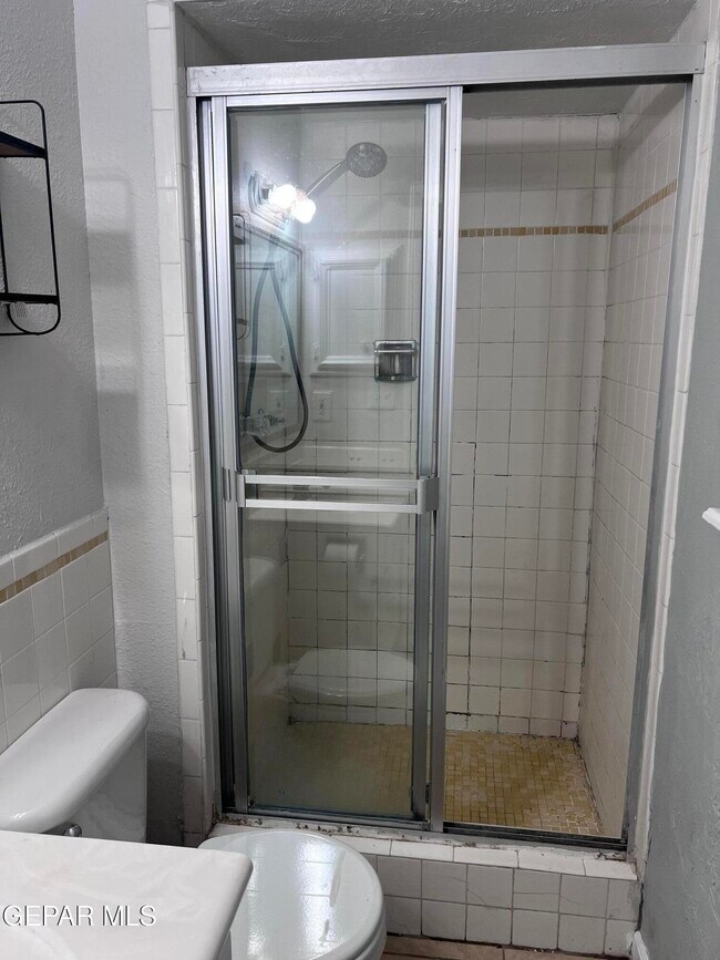 Building Photo - 4904 Winthrop Dr