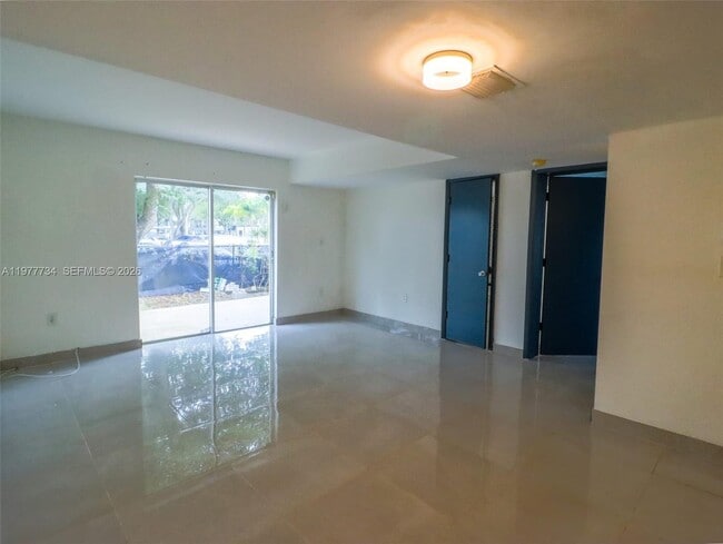 Building Photo - 14010 NE 3rd Ct