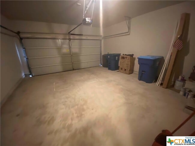 Building Photo - 180 Martha Dr