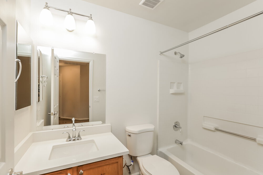 Building Photo - 1114 E Fraktur Rd