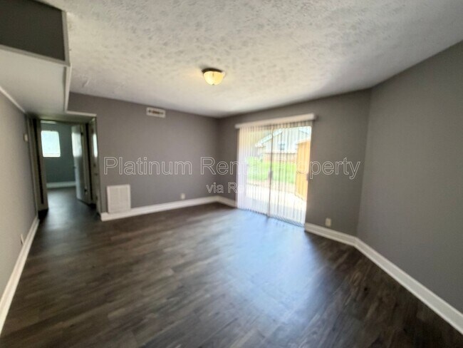 Building Photo - 1502 Waverly Way