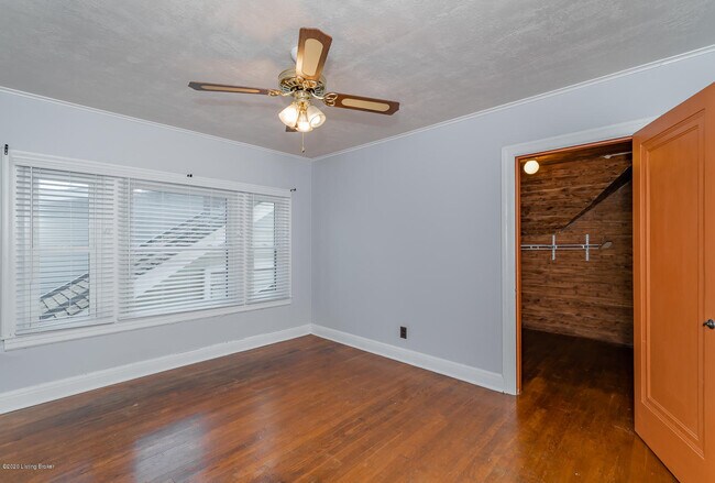 Building Photo - 2011 Woodbourne Ave