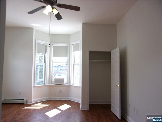 Building Photo - 1 Hawthorne Ave