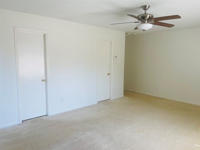 Building Photo - 15303 Kellerwood Dr