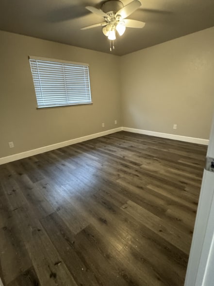 Building Photo - 1807 Crestwood Ave