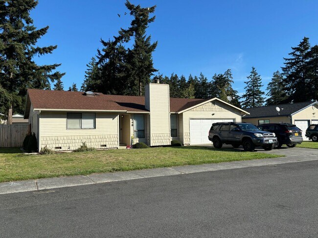 Primary Photo - Fantastic 3 Bedroom Home in the heart of T...