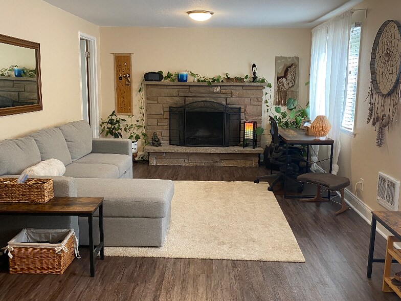 Building Photo - 32721 5th Ave